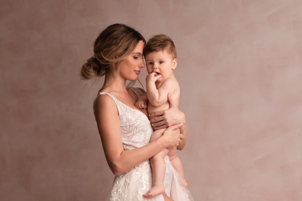 Photo 3 sur 6 réalisée par Emilie Zangarelli, formateur du cours Shooting Maman & moi, en studio