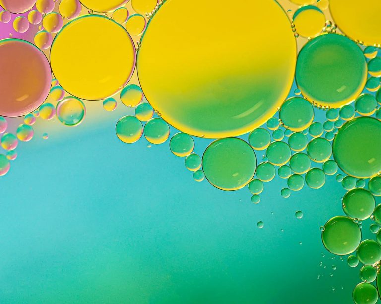 Photographier des bulles d'huile sur l'eau
